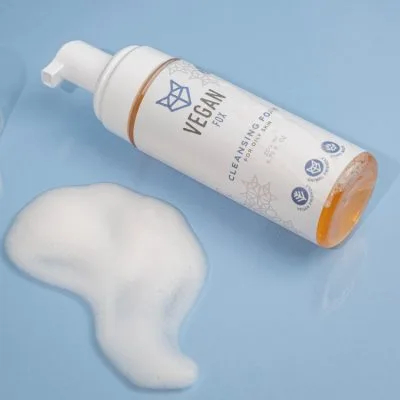 Vegan Fox - Puhdistusvaahto rasvaiselle ja sekaiholle, 200 ml